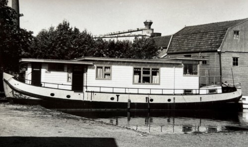 Woonschip Watergeus in Uitgeest